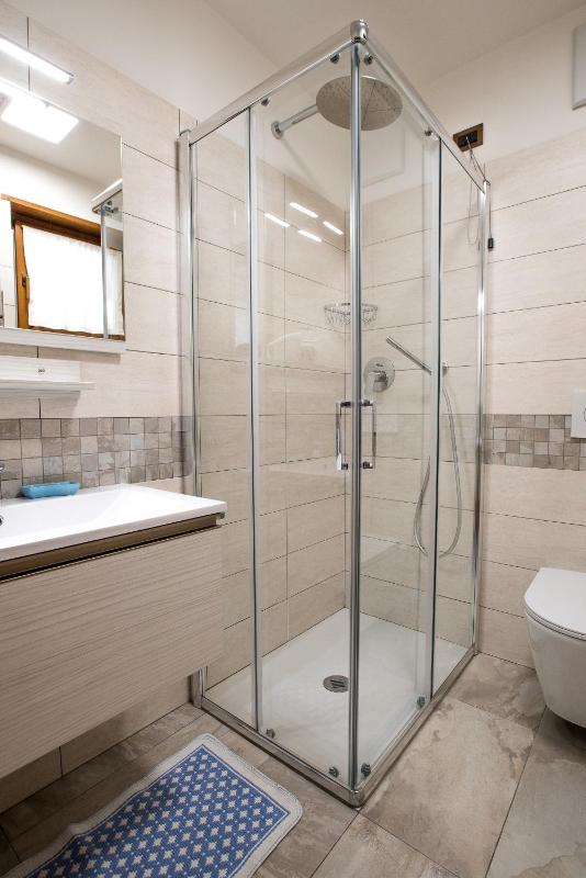 Comfort Two Bedroom Apartment image 3