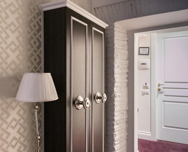 Double Room with Balcony image 4