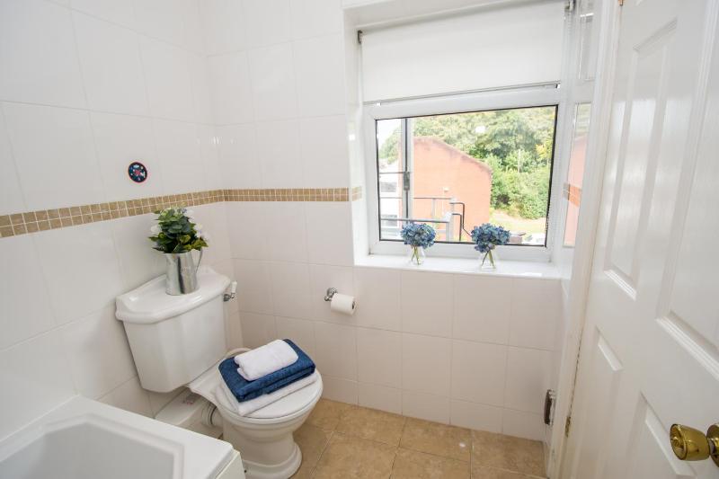 Twin Room image 2