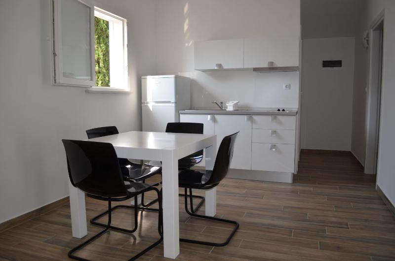 Bungalow (4 Adults) image 3