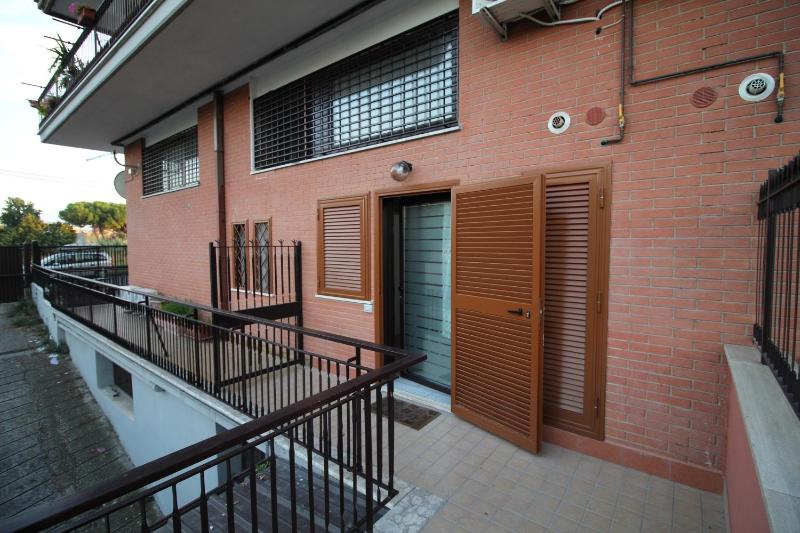 Studio Apartment - Split Level image 3