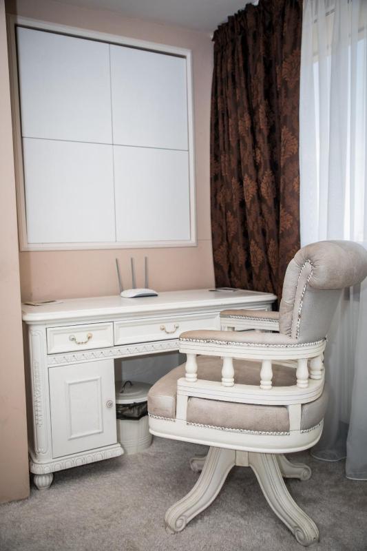 Executive Suite image 4