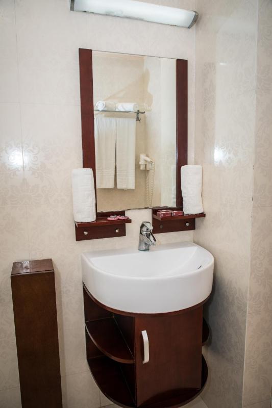 Executive Suite image 3