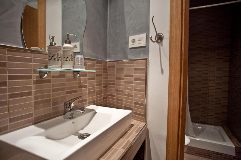 Single Room image 2
