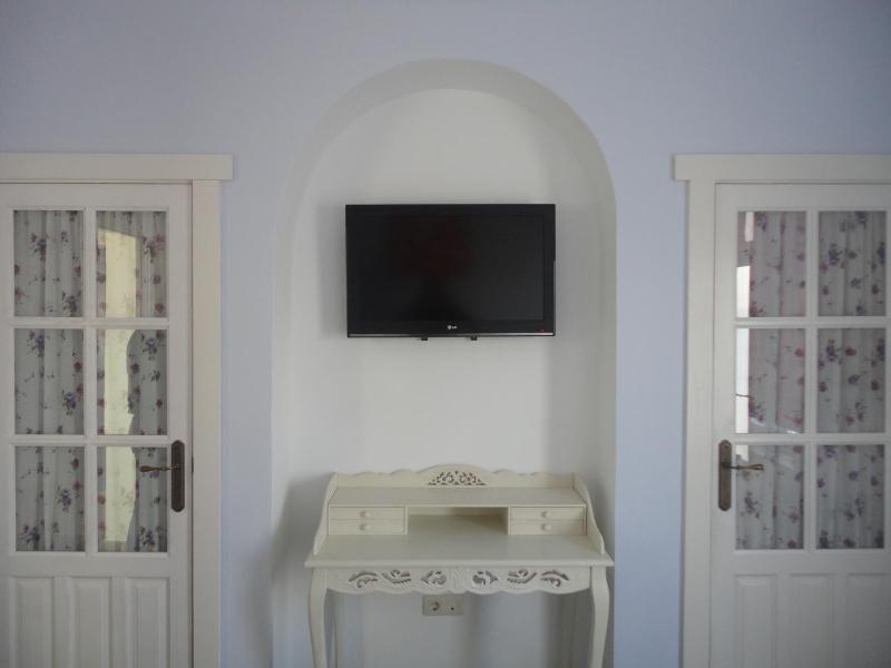 Twin Room image 3