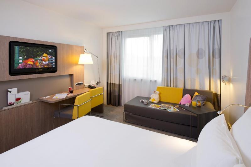 Superior Triple Room image 3