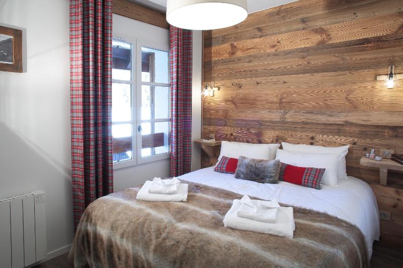 Two-Bedroom Apartment with Mountain View image 2