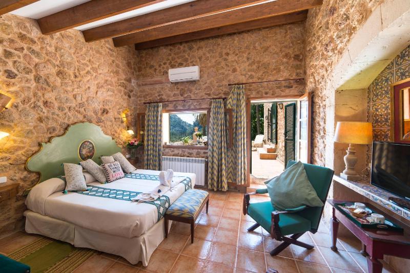 Two-Bedroom Suite image 3