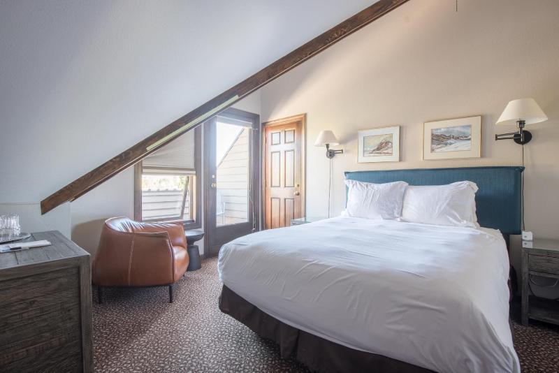 King Room image 4