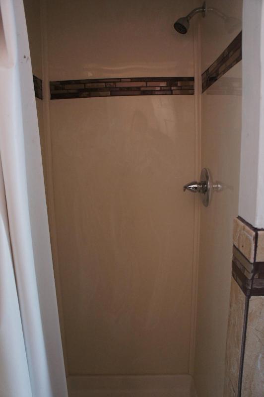 Standard Queen Room image 2