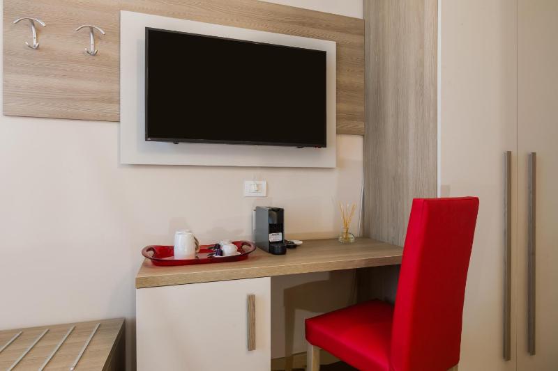 Double Room image 4