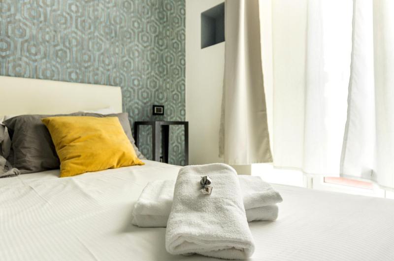 Double Room image 4