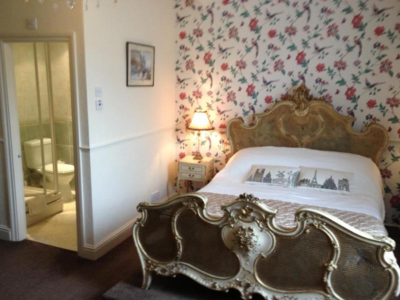 King Room image 3