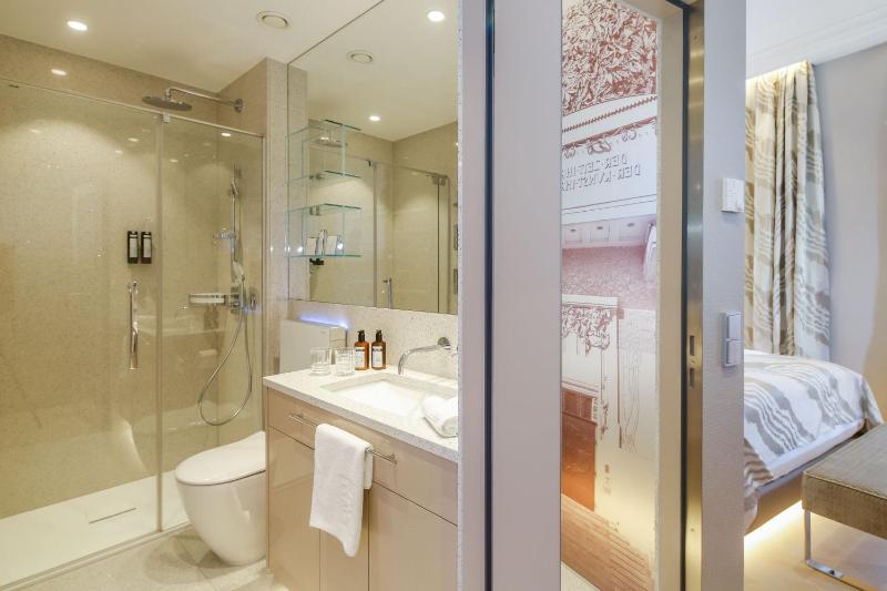 Small Superior Double Room image 4