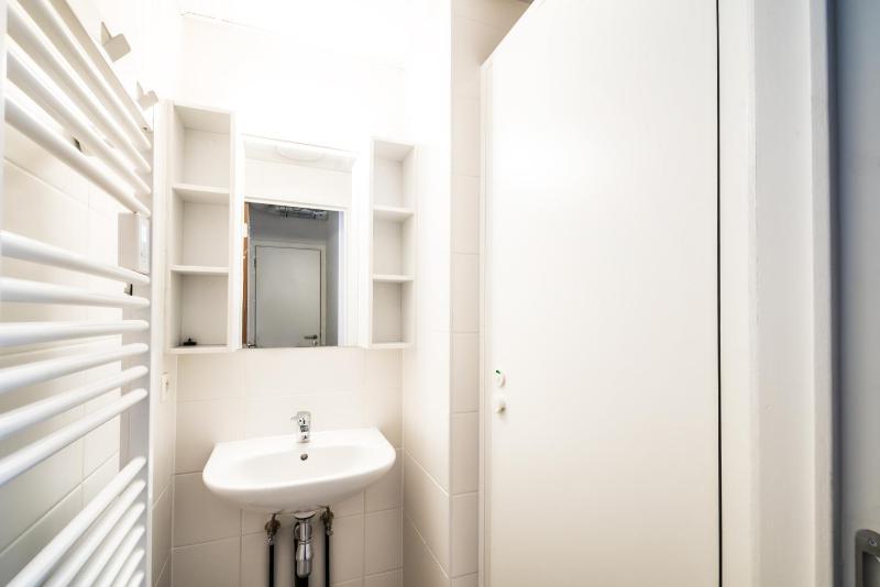 Twin Room image 4