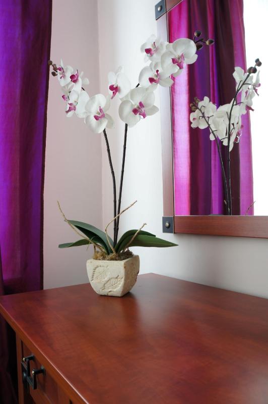 Quadruple Room with Private Bathroom image 2