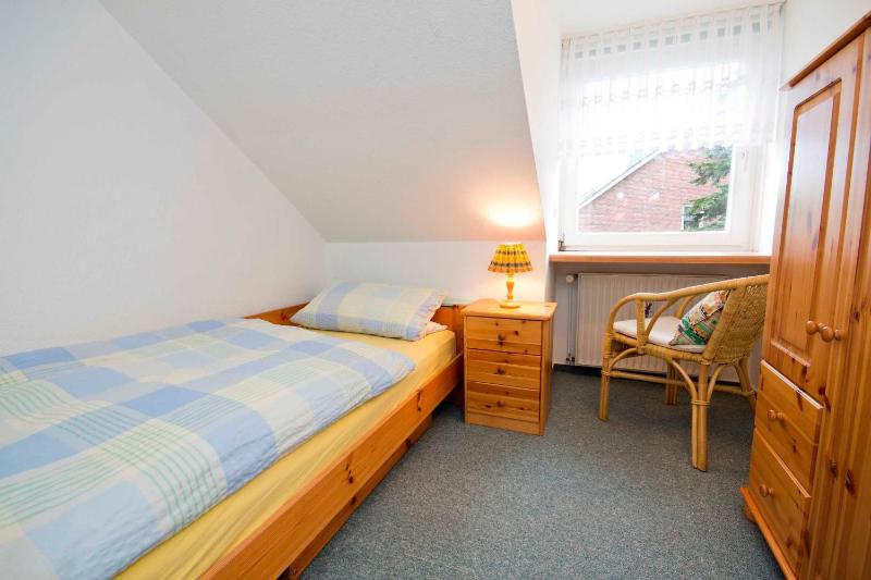 Two-Bedroom Apartment with Shower  image 4