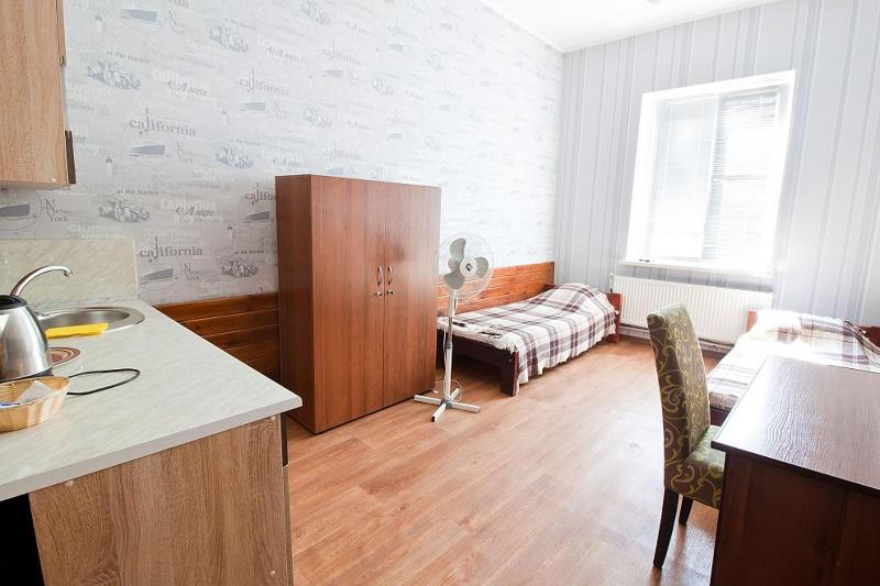 Single Bed in Dormitory Room image 3