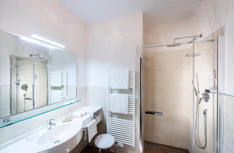 Double Room with View image 3