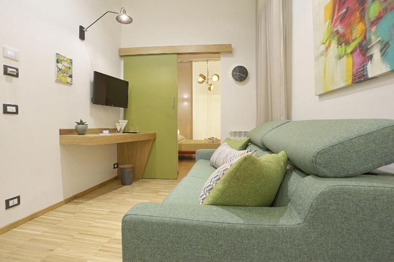 Double Room image 4