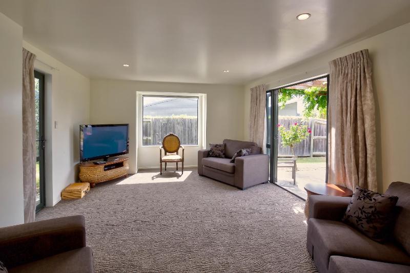 Allenby Place - image 10