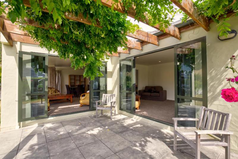 Allenby Place - image 1