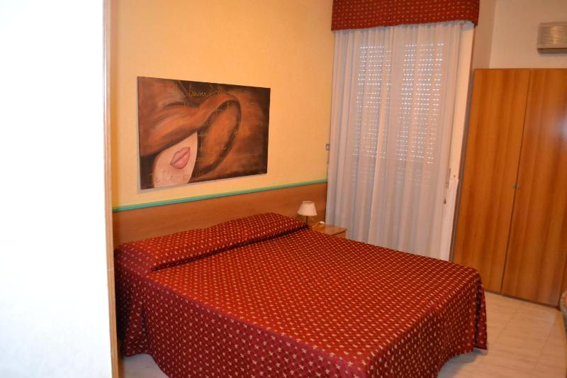 Small Double Room image 3