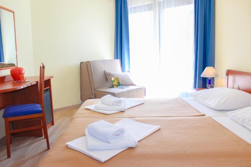 Standard Double Room with Balcony image 2