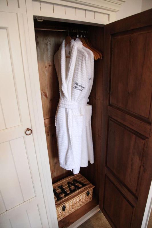 Luxury Suite image 4