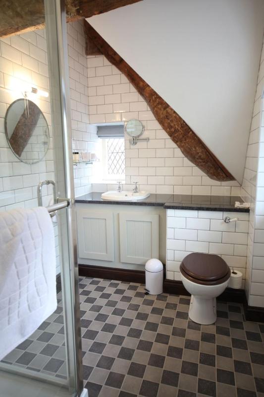 Twin Room image 3