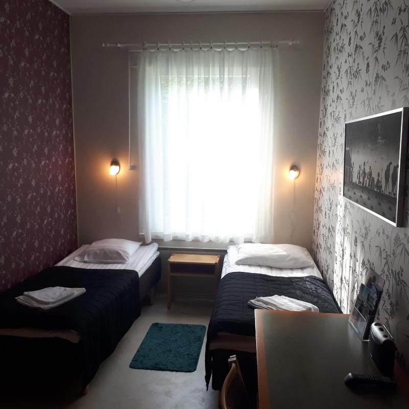Twin Room with Shared Bathroom image 4
