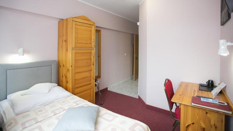 Single Room image 4