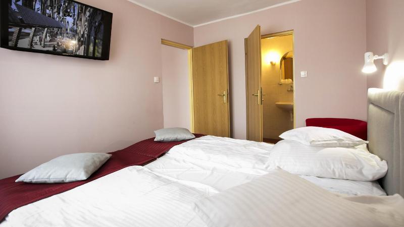 One-Bedroom Suite with Sofa Bed image 1