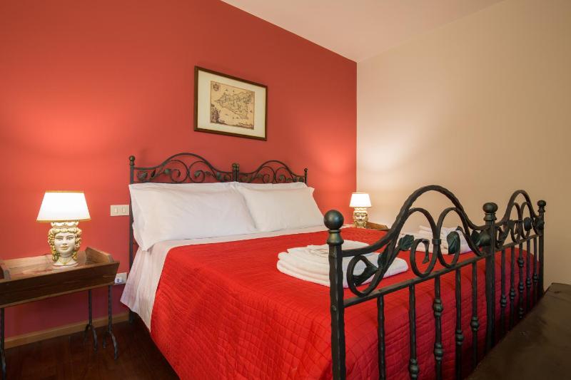 Suite with Garden View image 1