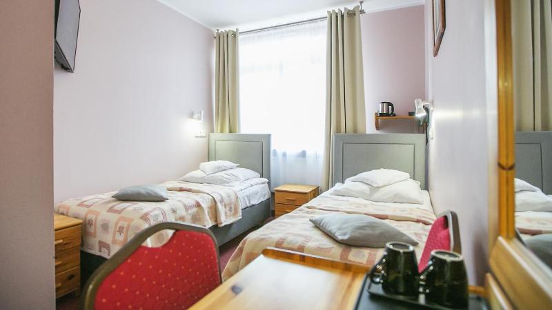 Standard Double Room image 3