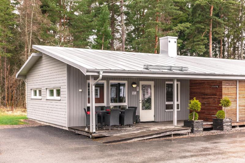 Cottage (6 Adults) image 1