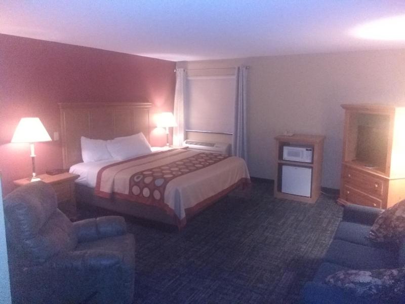 Deluxe King Room - Non-Smoking image 3
