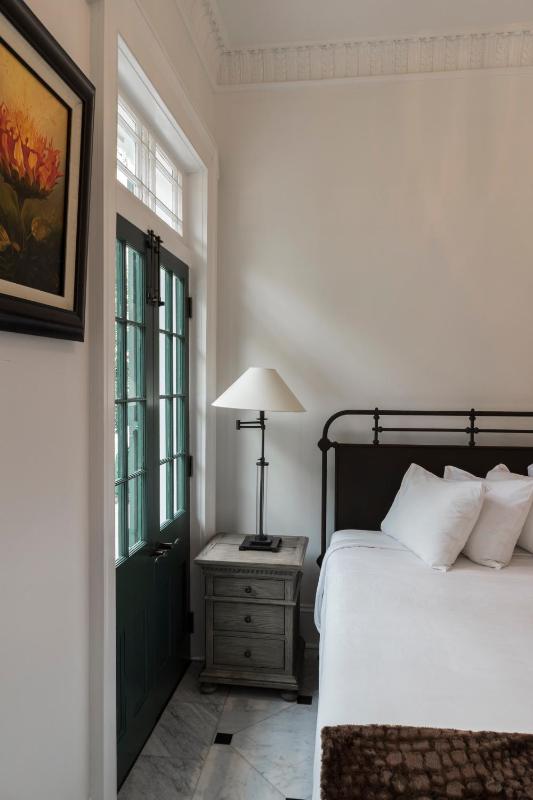 Queen Room - Disability Access image 2