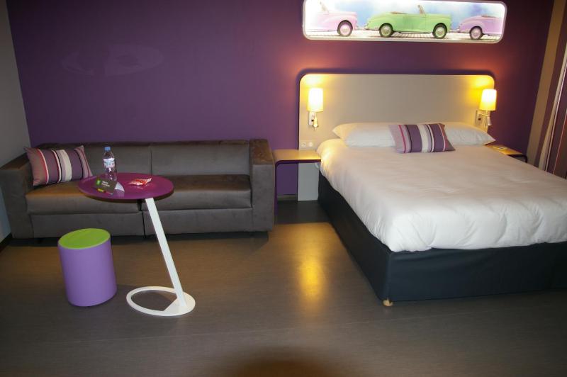 Suite with 1 Double Bed and Sofa image 3