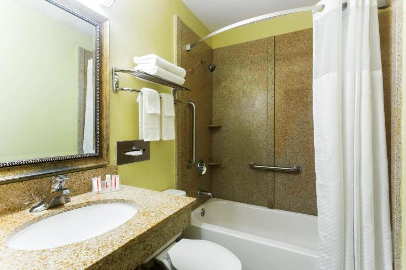 King Room - Non-Smoking image 2