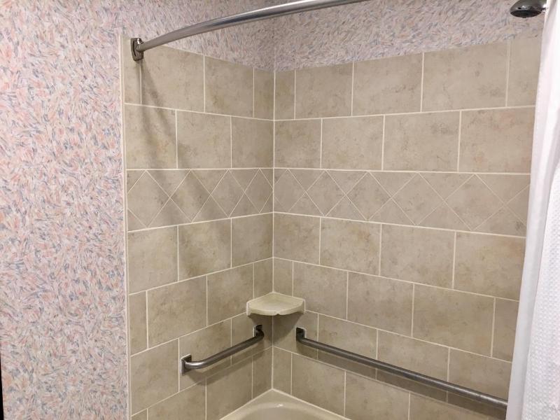 King Suite with Spa Bath - Non-Smoking image 2