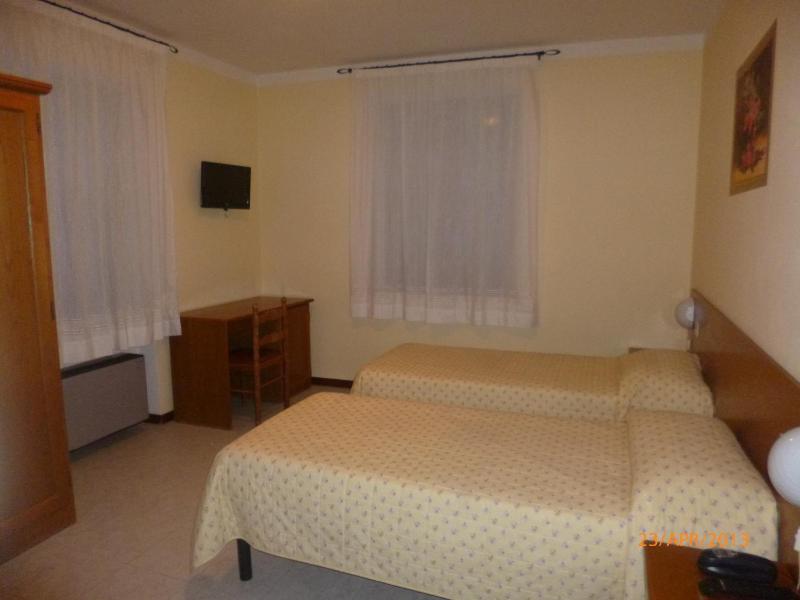 Single Room image 2