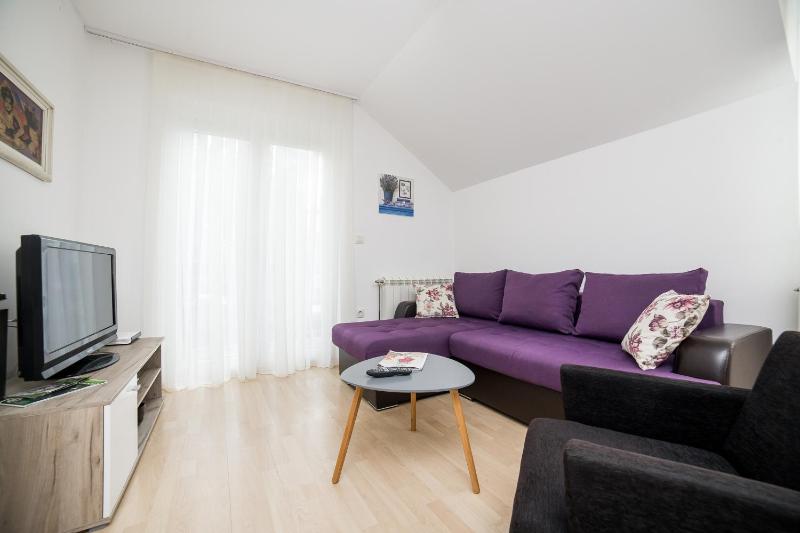 Apartment with Garden View image 3