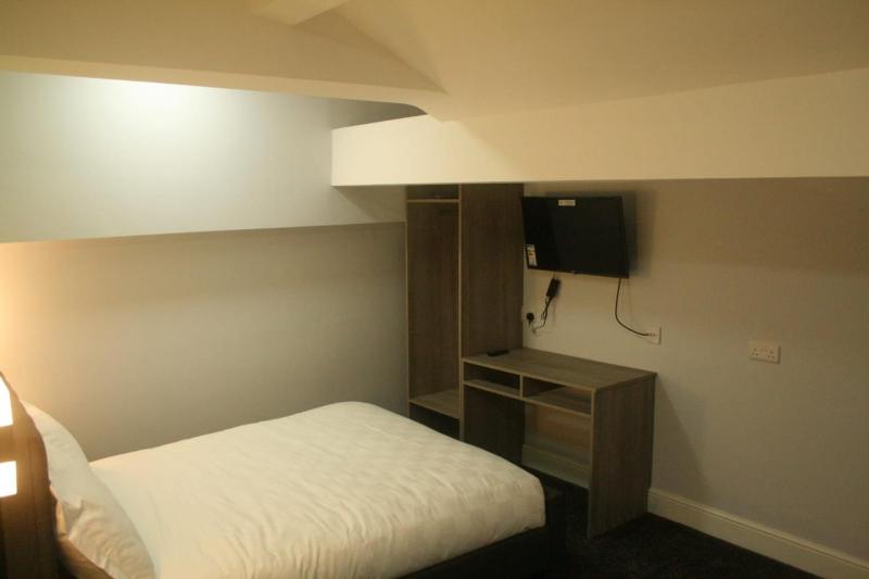 Double Room image 2