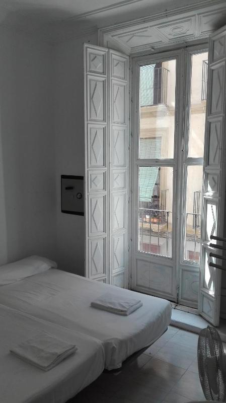 Double Room with Shared Bathroom image 4