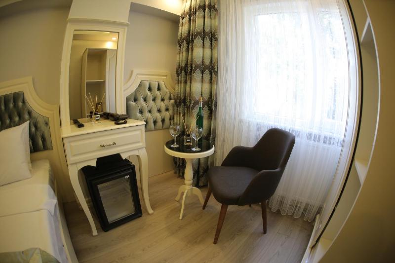 Triple Room image 2