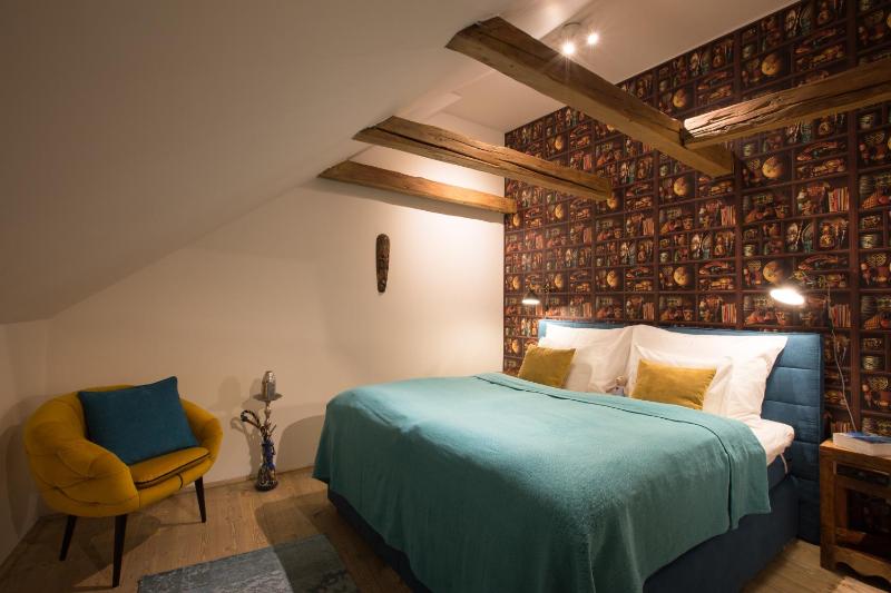 Gigantic Boho Chic 3 Bedroom 3 Bathroom Loft with Hanging Chair - image 13