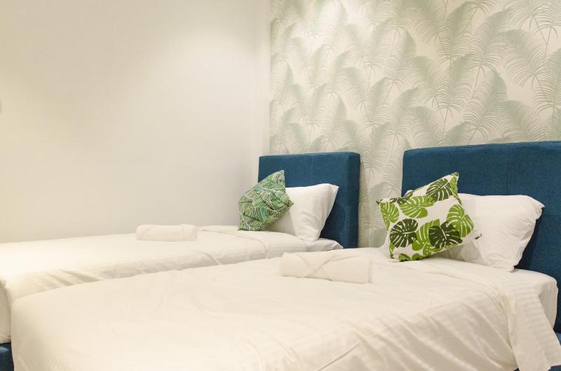 Twin Room image 3