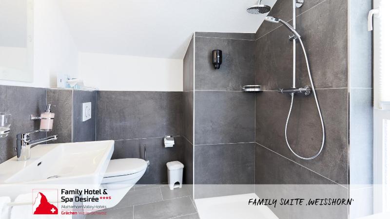 Family Suite with Balcony image 3