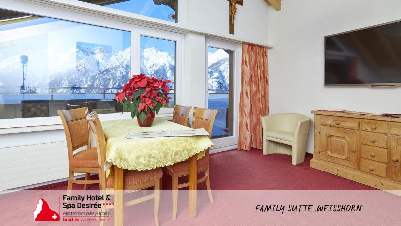 Family Suite with Balcony image 1